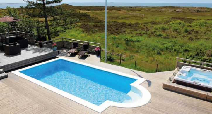 Uppifrån av rektangulär pool